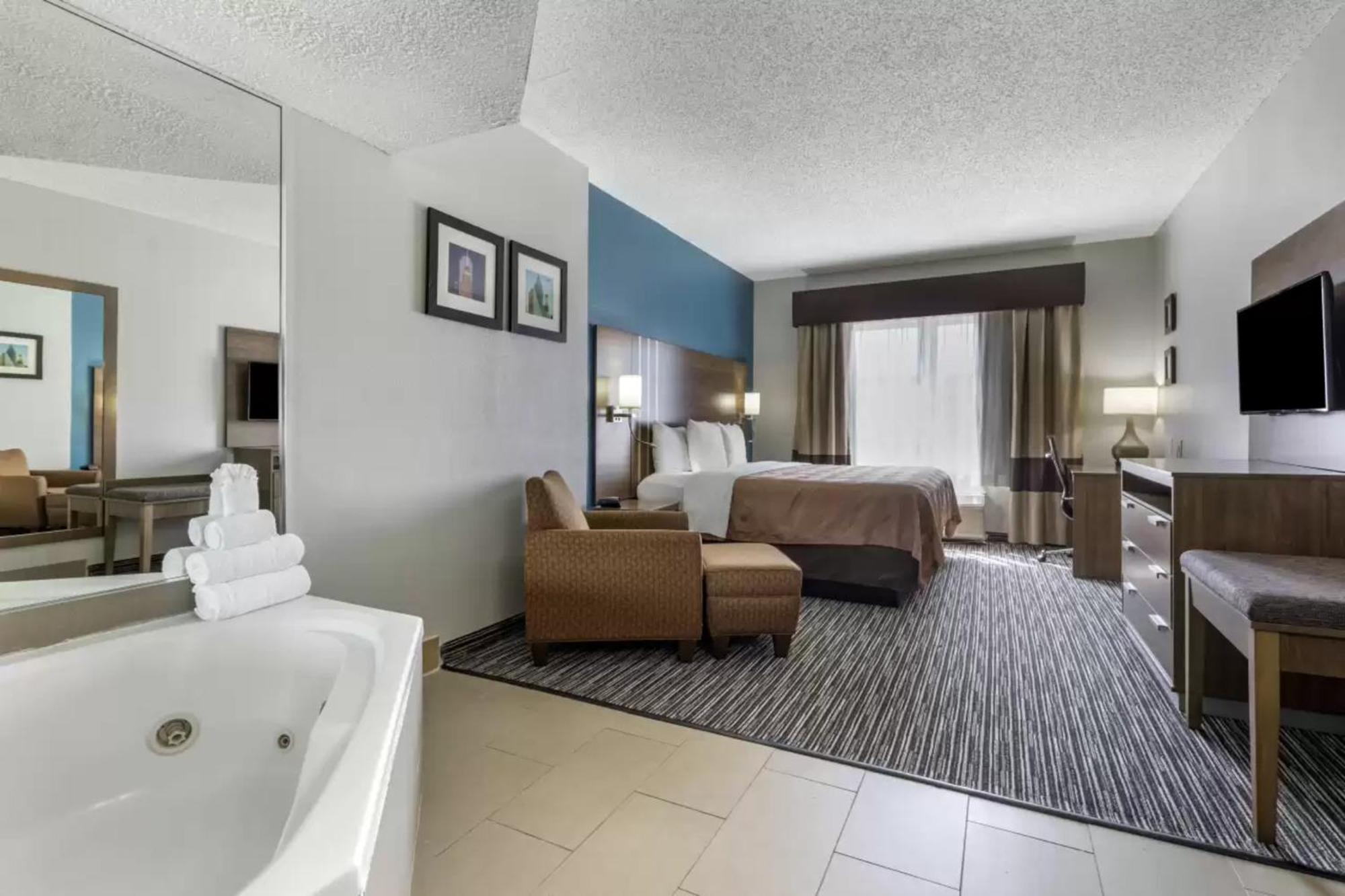 Quality Inn & Suites I-35 E-Walnut Hill Dallas Kültér fotó