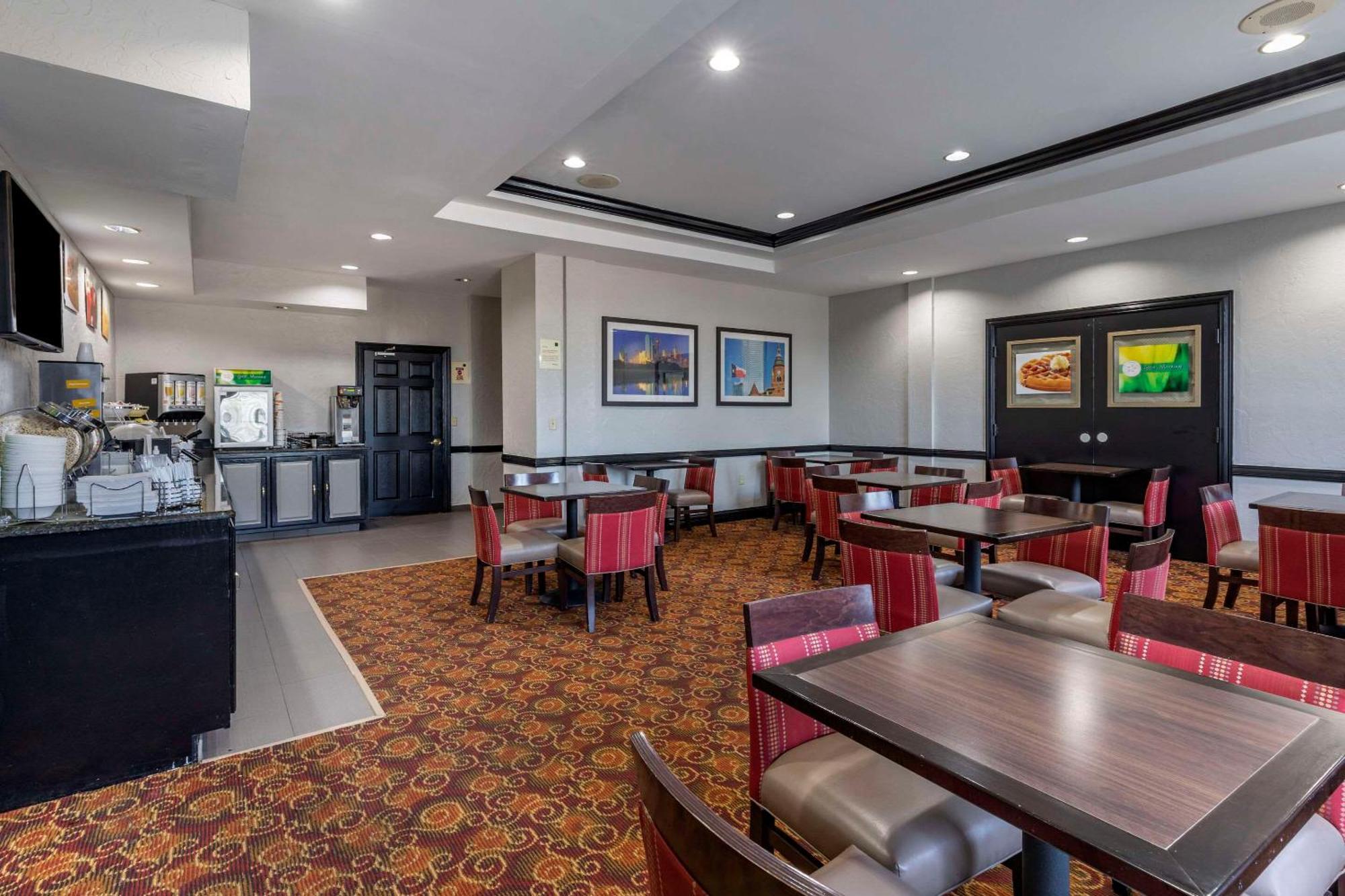 Quality Inn & Suites I-35 E-Walnut Hill Dallas Kültér fotó