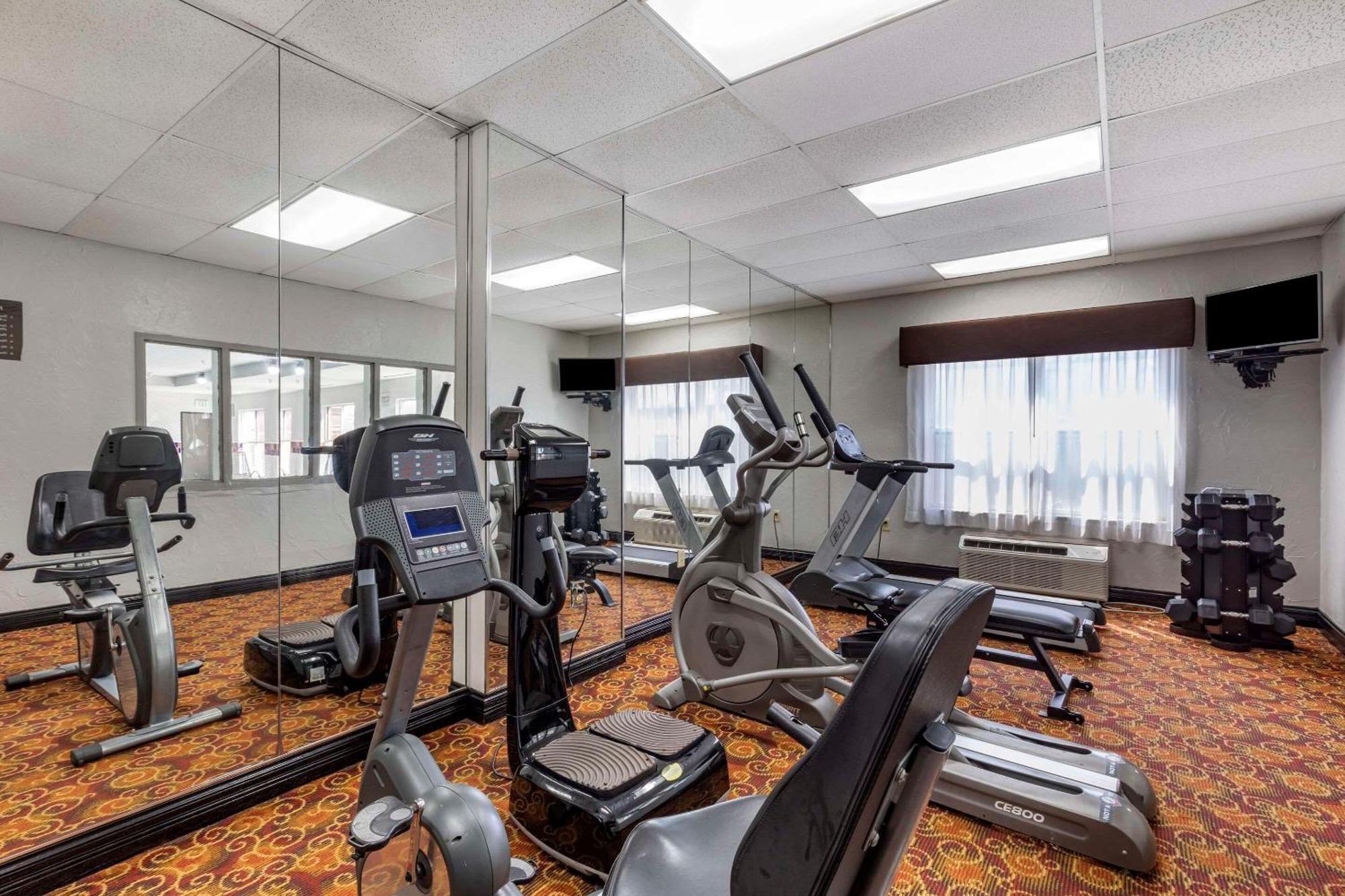 Quality Inn & Suites I-35 E-Walnut Hill Dallas Kültér fotó