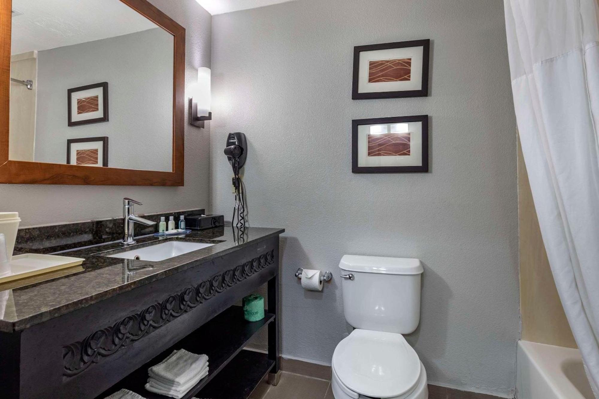 Quality Inn & Suites I-35 E-Walnut Hill Dallas Kültér fotó