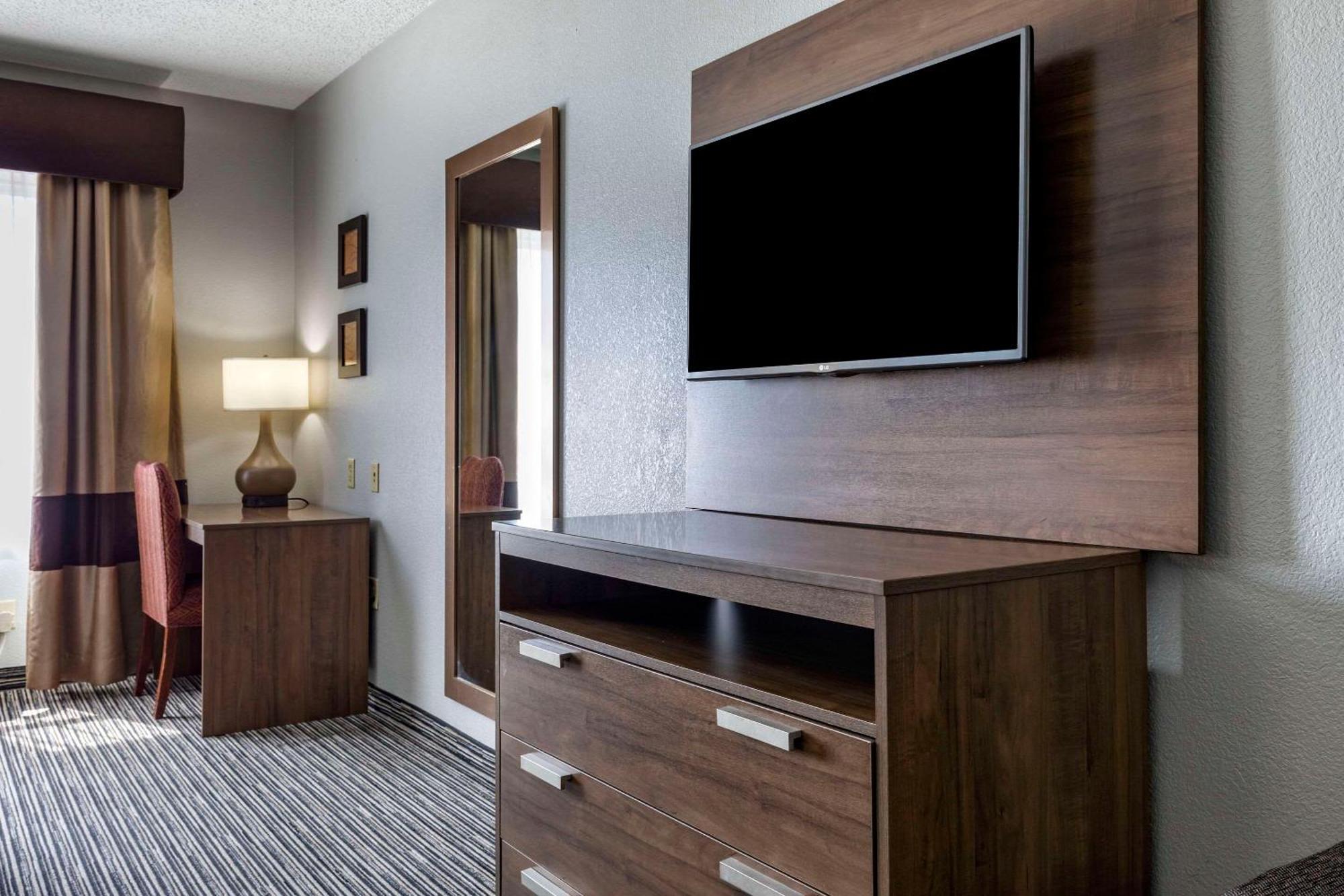 Quality Inn & Suites I-35 E-Walnut Hill Dallas Kültér fotó